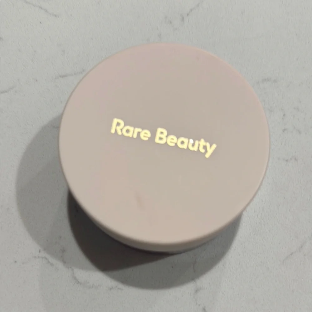 Rare Beauty Always an Optimist Soft Radiance Setting Powder - color: Deep